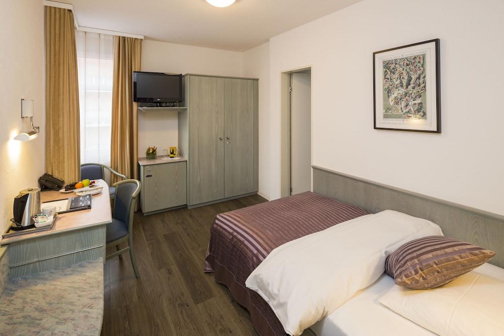 Sommerau-Ticino Swiss Quality Hotel Dietikon Bagian luar foto